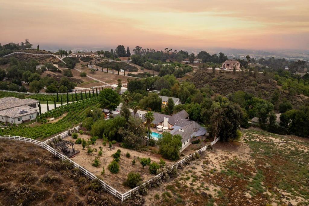 Temecula Retreat with Home Theater, Tennis, Private Pool & Spa