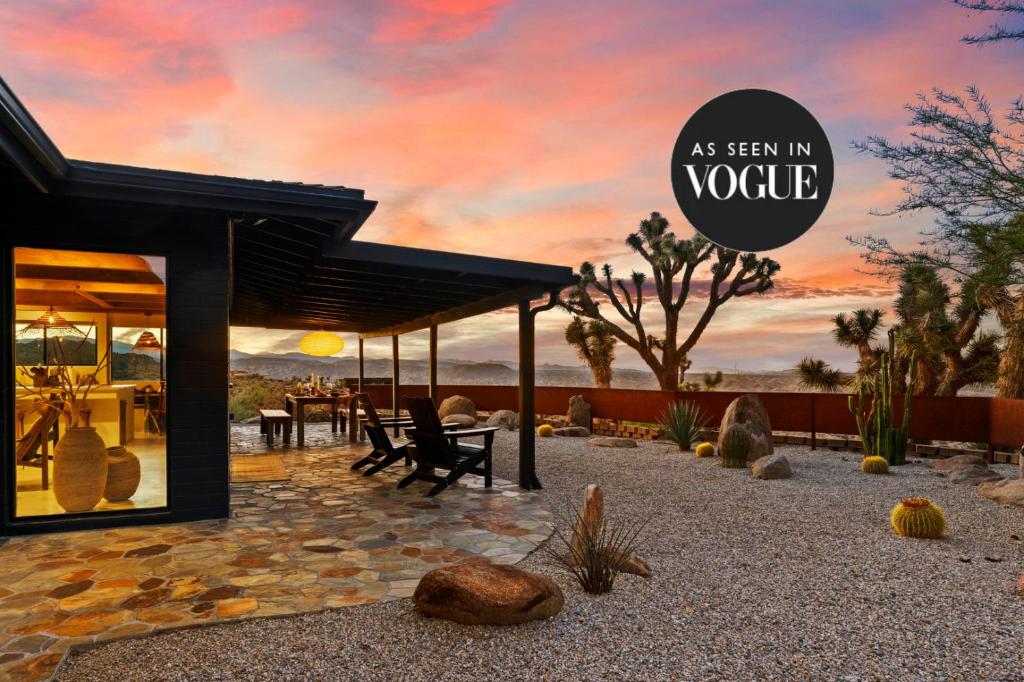 Pet-Friendly Joshua Tree Escape with Desert Views & Hot Tub
