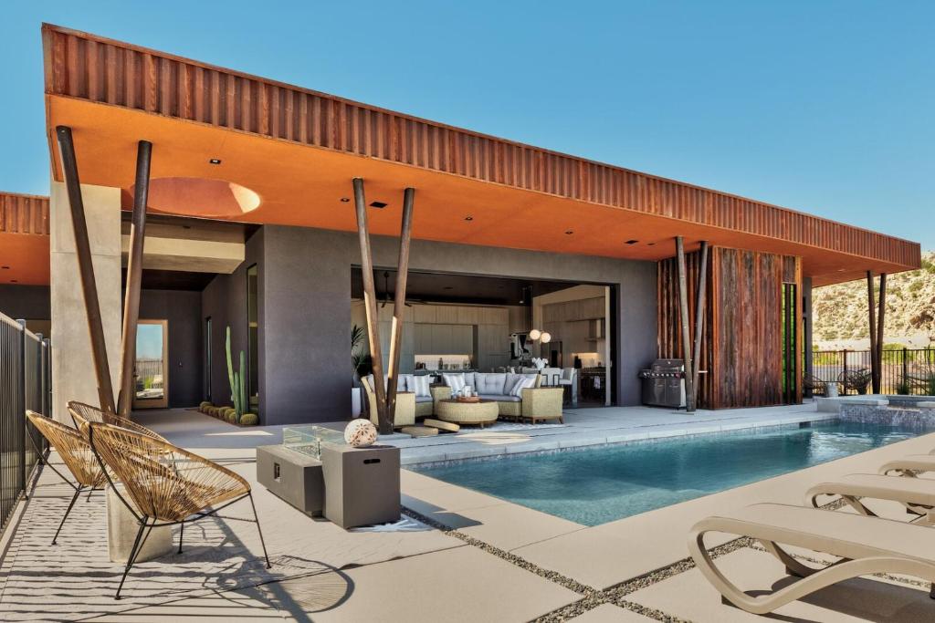 Pet-Friendly Joshua Tree Escape with Private Pool & Cowboy Tub