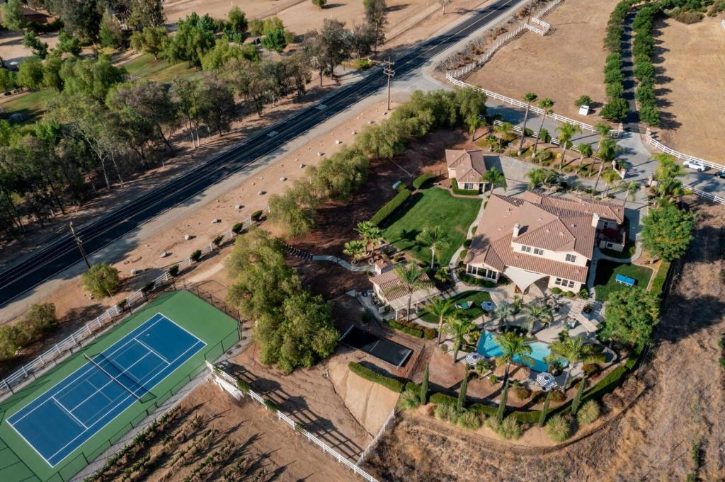 Temecula Estate with Tennis, Basketball, Private Pool & Spa