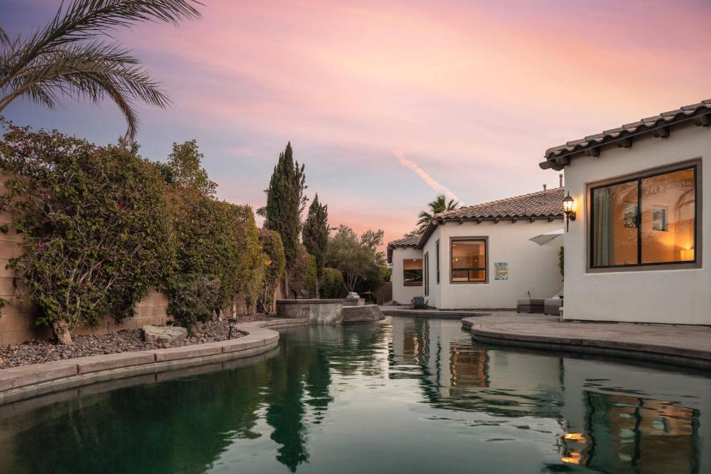 Coachella Group House Guide: Where 10–18 of You Should Actually Stay