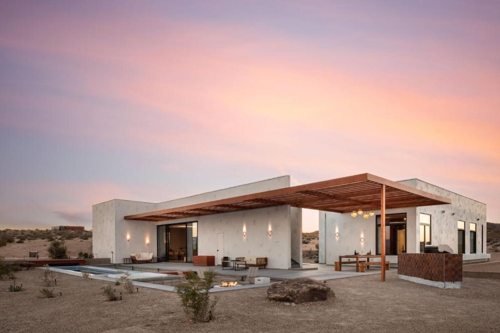 Joshua Tree Villa featuring Tennis, Basketball & Private Pool