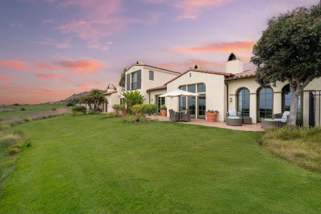 Los Angeles Coastal Retreat with Private Pool & Cowboy Tub