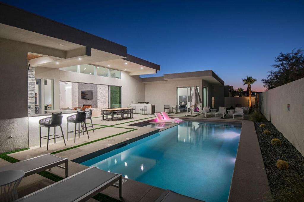 Coachella Work-from-Anywhere Retreat with Private Pool & Spa