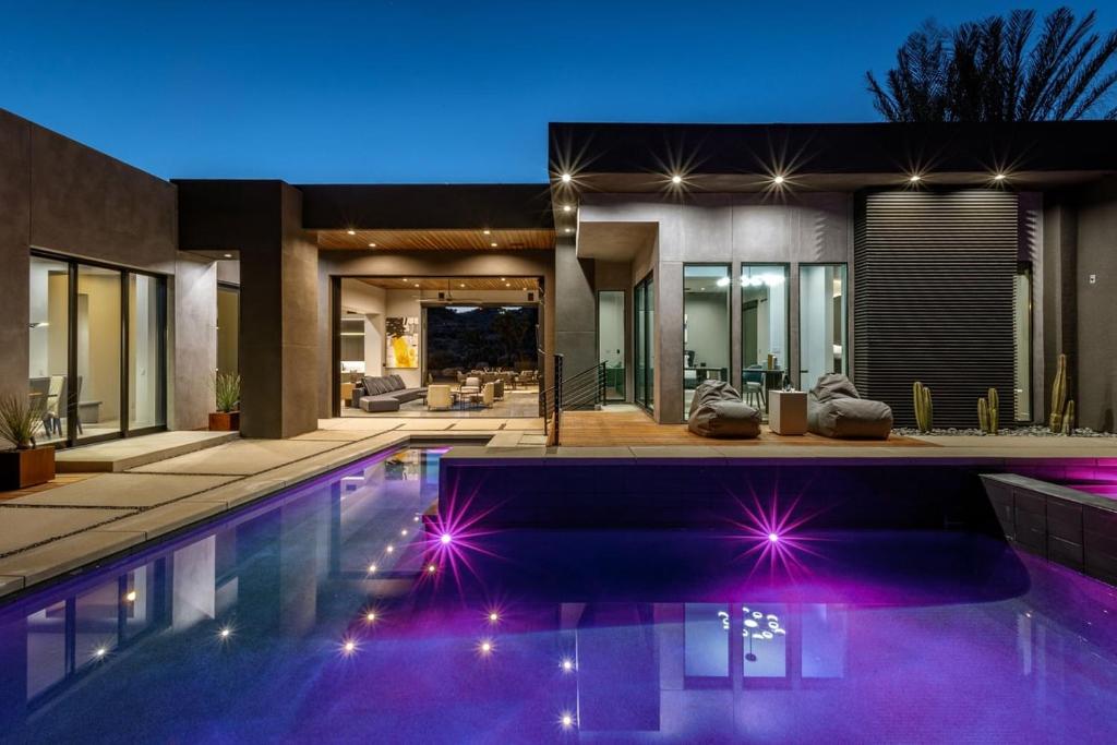 Pet-Friendly Joshua Tree Haven with Private Pool & Cowboy Tub