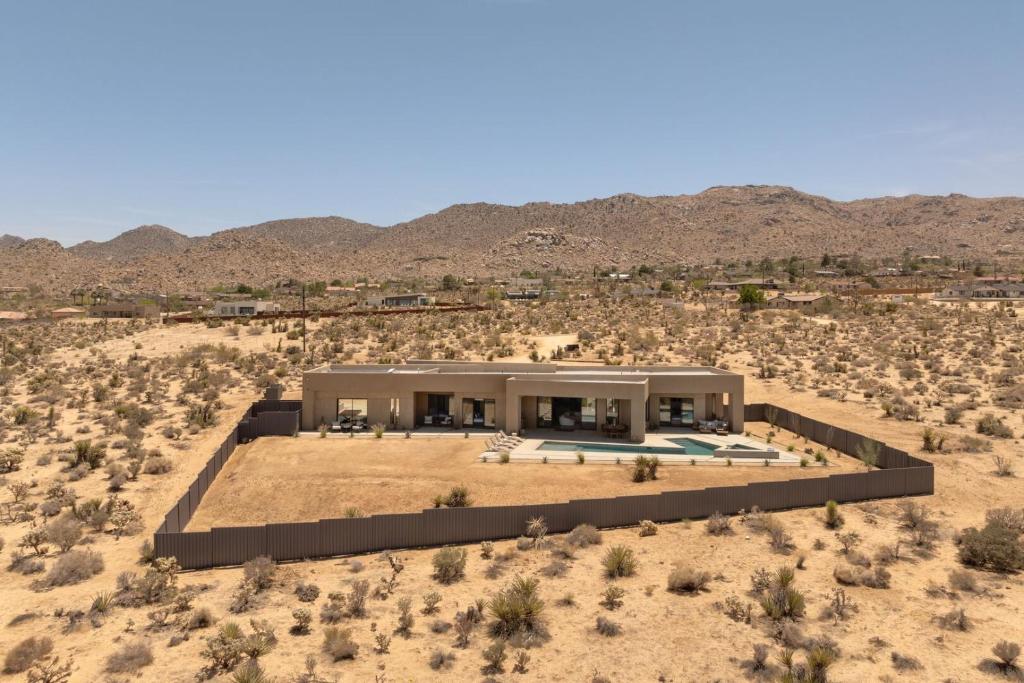 Joshua Tree Work-from-Anywhere Haven with Private Pool & Spa