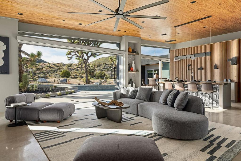 Pet-Friendly Joshua Tree Retreat with Private Pool & Cowboy Tub