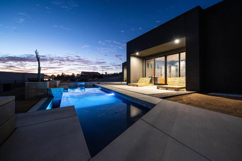 Pet-Friendly Joshua Tree Escape with Private Pool & Cowboy Tub