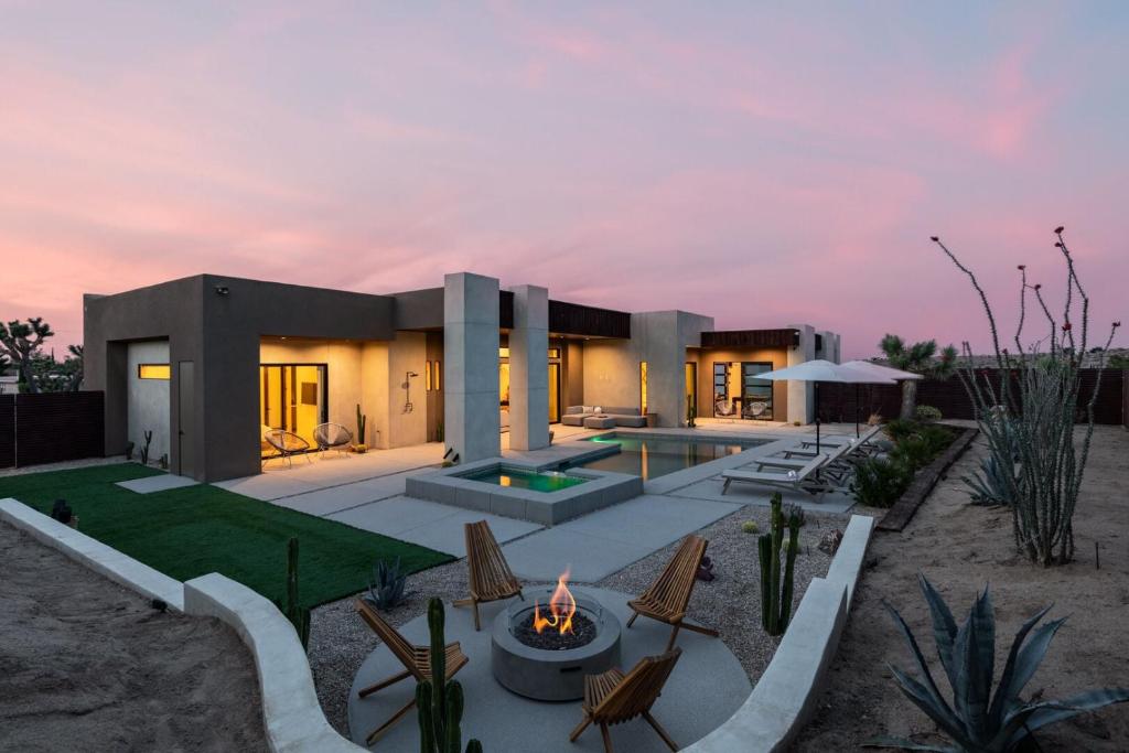Beautiful Joshua Tree Desert Hideaway with Private Pool & Spa